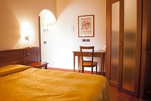 Villa Chiara Hotel, Varaa Hotelli Canelli Piemonte