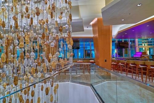 JW Marriott, Anaheim Resort, Забронировать Курортный отель Анахайм Disneyland California, рядом с Anaheim Gardenwalk