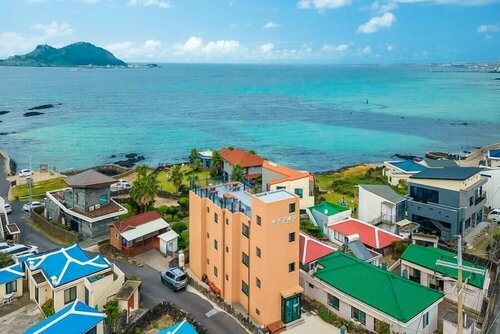 Jeju Jang Sugot Pension, Забронировать Гостевой дом Hallim Чеджу