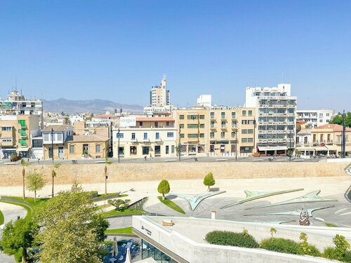 Phaedrus Living Plateia Suite Brillante, Varaa Hotelli Nicosia Nikosia