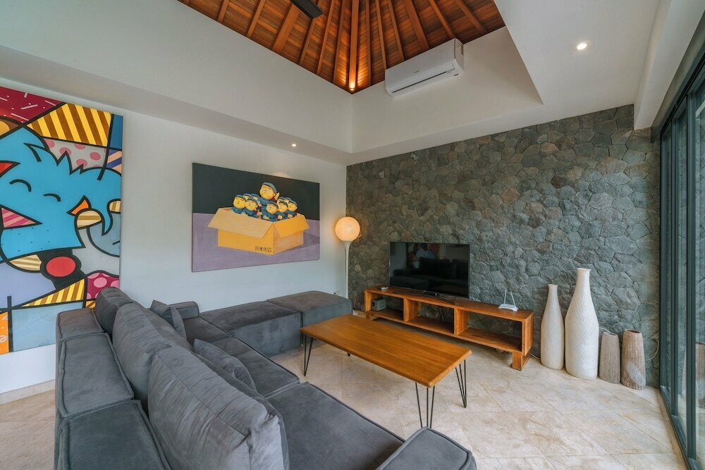 Villa Yasmee : Cozy and Modern 2 BR w/ Pool in Seminyak