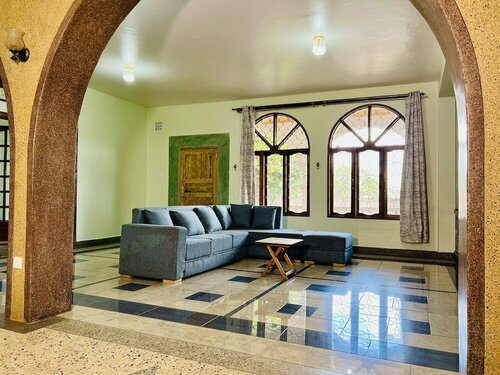 Starehe Villa, Забронировать Вилла Аруша Объединенная Республика Танзания, рядом с Njiro Complex