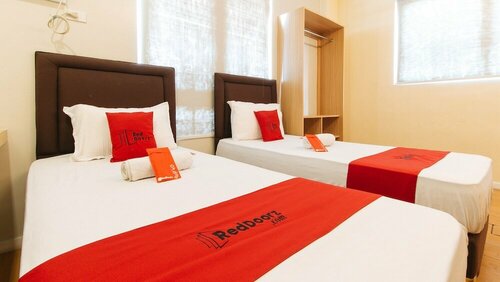 RedDoorz Plus @ A Rita Street San Juan, Забронировать Отель Сан-Хуан Национальный Столичный регион