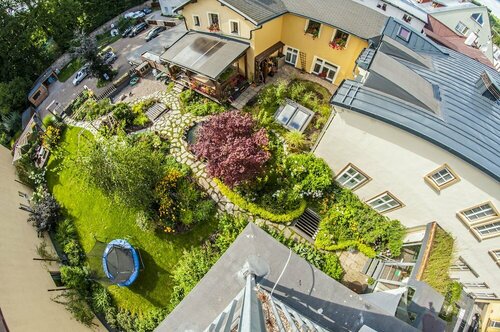 Hotel U Zvonu, Rezerwuj Hotel Hotele w Vrchlabí z parkingiem, Parking