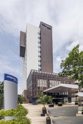 City Express Plus by Marriott Medellin Colombia, Book Hotel Hoteller i Antioquia med parkering, Parkering