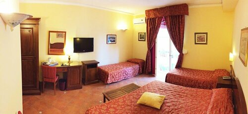 Hotel Mediterraneo, Забронировать Отель Отели Сиракузы с парковкой, Парковка