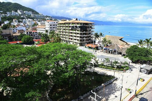 Hotel Eloisa - Near Playa de los Muertos, Забронировать Отель Пуэрто-Вальярта Халиско