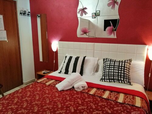 Roman Holidays Boutique Hotel