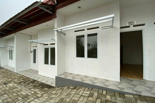 Oyo 90844 Guesthouse Parung Asri Syariah, Reservar Hotel Kabupaten-Bogor West Java