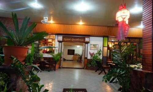 OYO 1052 Nonni Guesthouse - Hostel, Забронировать Хостел Отели провинции Чианг Мая с парковкой, Парковка