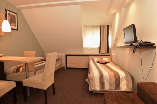 Family Hotel Angella, Забронировать Отель Отели Центральной Сербии с парковкой, Парковка