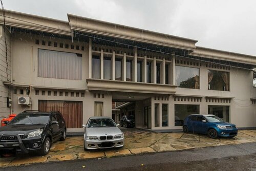 RedDoorz Syariah near Taman Air Mancur Bogor, Boek Pension Bogor Tengah 