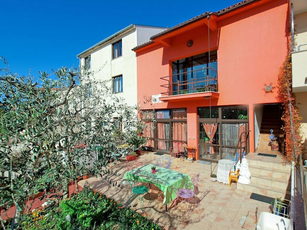 Apartment 1571
