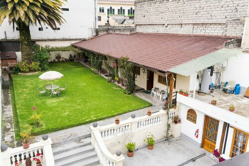 Casona 1914 Quito - Gothic Cathedral View Rooftop, Reserva ahora Hotel Hoteles en Sierra con aparcamiento, Aparcamiento