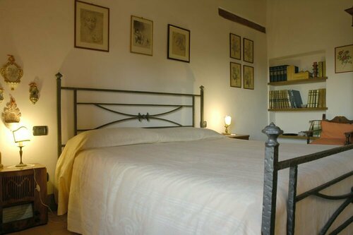 Sammonti, Book Hotel Monteriggioni Chianti