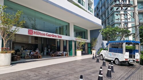 Hilton Garden Inn Phuket Bang Tao, Забронировать Отель Пляж Банг Тао Пхукет, рядом с Супермаркет Tesco Lotus в Чернгталай