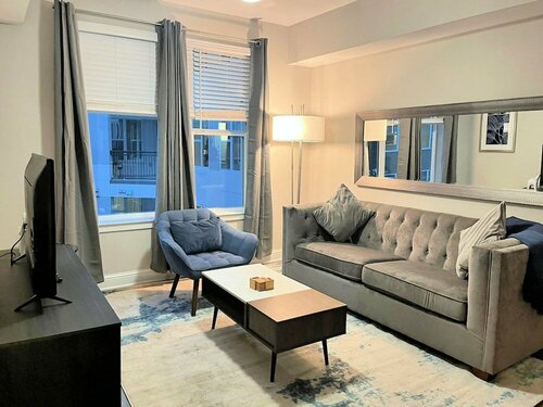 The Elvis Presley Urban Luxury Apts Austin, Забронировать Отель Остин Greater Austin, рядом с Montopolis Park