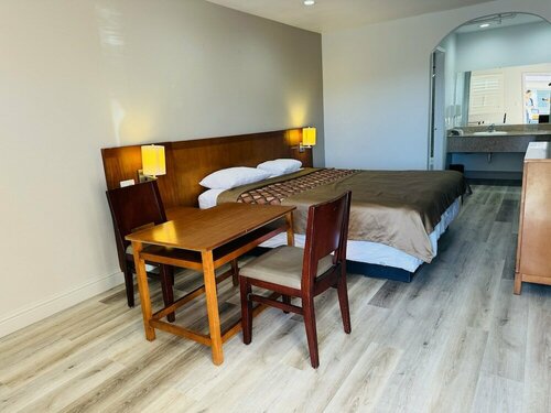 Holiday Motel, Prenota Motel Fresno California