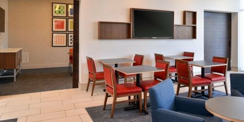Holiday Inn Express & Suites Brighton South - US 23 by IHG, Book Hotel Brighton Michigan