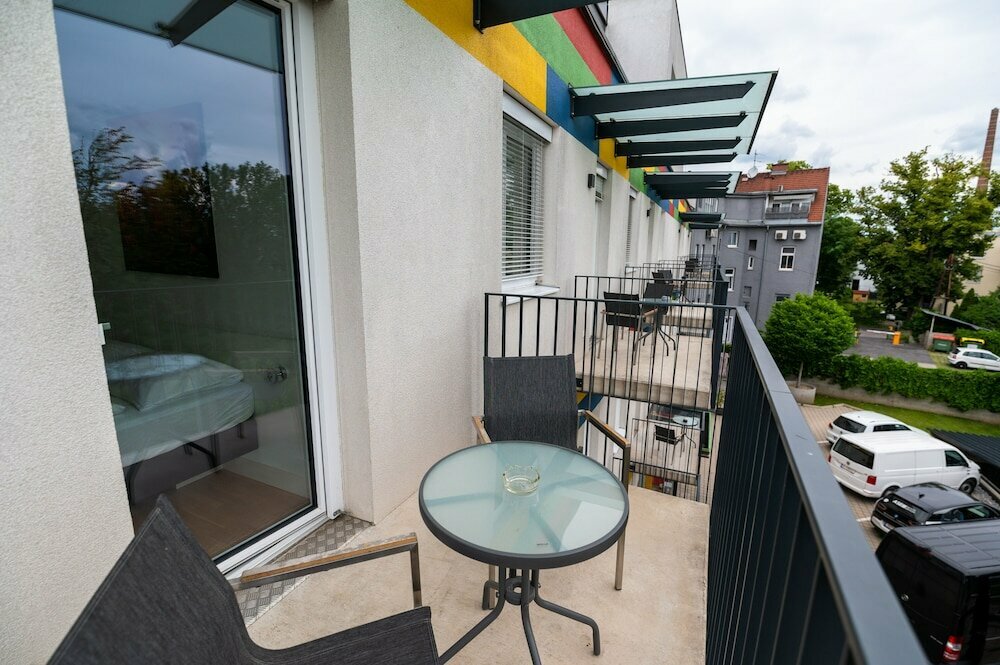 SHOME Hotel Graz I Self-Check-In I Free Parking
