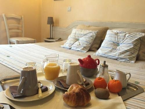 Logis Hotel Les 3B, Varaa Hotelli Nouilhan Hautes-Pyrénées