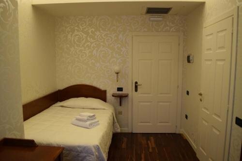 Hotel Residenza Villa Duse, Забронировать Отель Отели в центре Джоя-дель-Колле, в центре