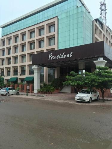 Hotel President, Varaa Hotelli SPA-hotellit kohteessa Punjab, SPA