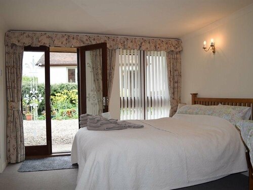 Sandhurst Farm Forge Self Catering Stableblock, Book Landbrugsophold Sittingbourne Kent