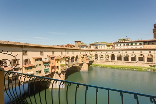Delightful Apartment in San Frediano With Balcony, Забронировать Апартаменты/квартира Флоренция Тоскана, рядом с Рынок Святого Лоренцо
