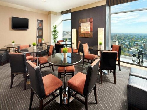 Sheraton Grand Sacramento, Забронировать Отель Сакраменто Сакраменто, рядом с Собор Св. Сакрамента