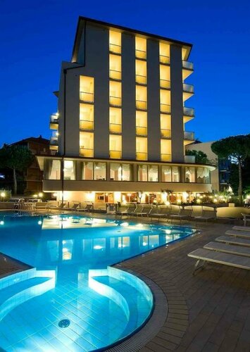 Hotel Thomas, Забронировать Отель Пинарелла Ravenna Area