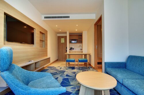 Holiday Inn Bengaluru Racecourse by IHG, Забронировать Отель Ганди Нагар Бангалор, рядом с Железнодорожный вокзал Бангалор-Сити