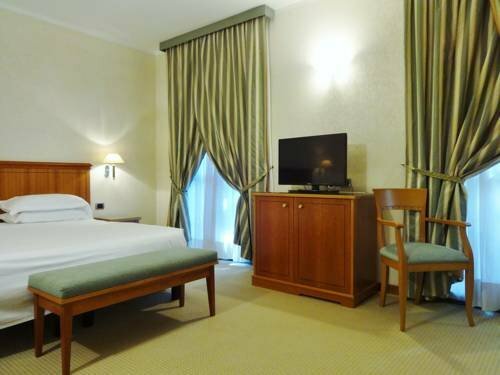 Hotel Excelsior Magenta, Buchen Sie Hotel 4-Sterne-Hotels in Magenta, 4*