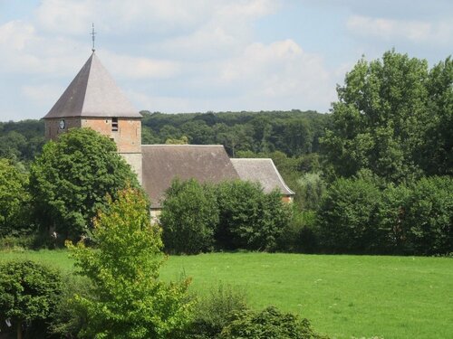 Lécole est finie, Rezerwuj Hotel Avesnes-sur-Helpe Pikardia