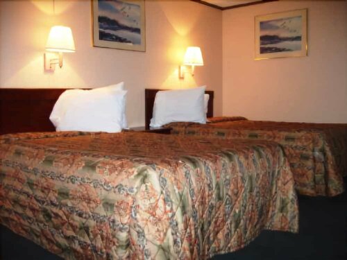 Knights Inn Columbus East, Rezerwuj Mini-hotel Hotele w Columbus z parkingiem, Parking