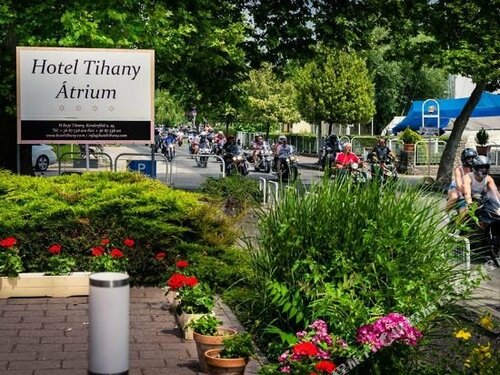Hotel Tihany Átrium, Забронировать Отель Отели Центральной Трансданубии 3 звезды, 3*