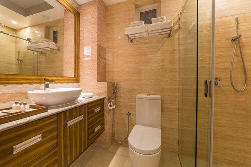 Samann Host, Prenota Hotel Città di Malé 