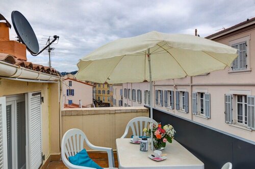 Cocoonin Cannes Le Suquet, Забронировать Отель Отели Канн 3 звезды, рядом с Продуктовый рынок Forville Provencal, 3*