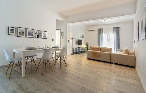 Urban Serenity Gem in Kallithea Area, Забронировать Апартаменты/квартира Каллифея Афины