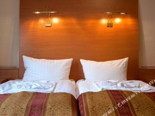 Hotel Orion Berlin, Забронировать Отель Отели Берлина 3 звезды, рядом с Дом Немецкой оперы в Берлине, 3*