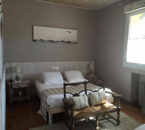 Hôtel de la Tour, Забронировать Отель Отели Ле-Сабль-д'Олон с завтраком, Завтраки