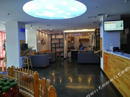 7 Days Premium Hotel (Dalian Airport Walmart Food Street), Забронировать Отель Ganjingzi District Далянь