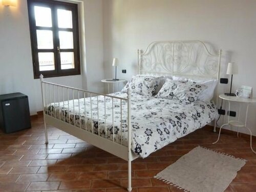 Agriturismo Cascina Mora, Забронировать Отель Отели Павия с парковкой, Парковка