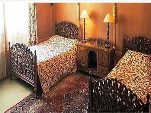Golden Flower Heritage Houseboats, Забронировать Отель Сринагар Jammu & Kashmir Ski