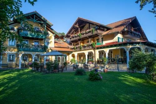Landhotel Waldmühle, Book Hotel Strass im Attergau Attergau