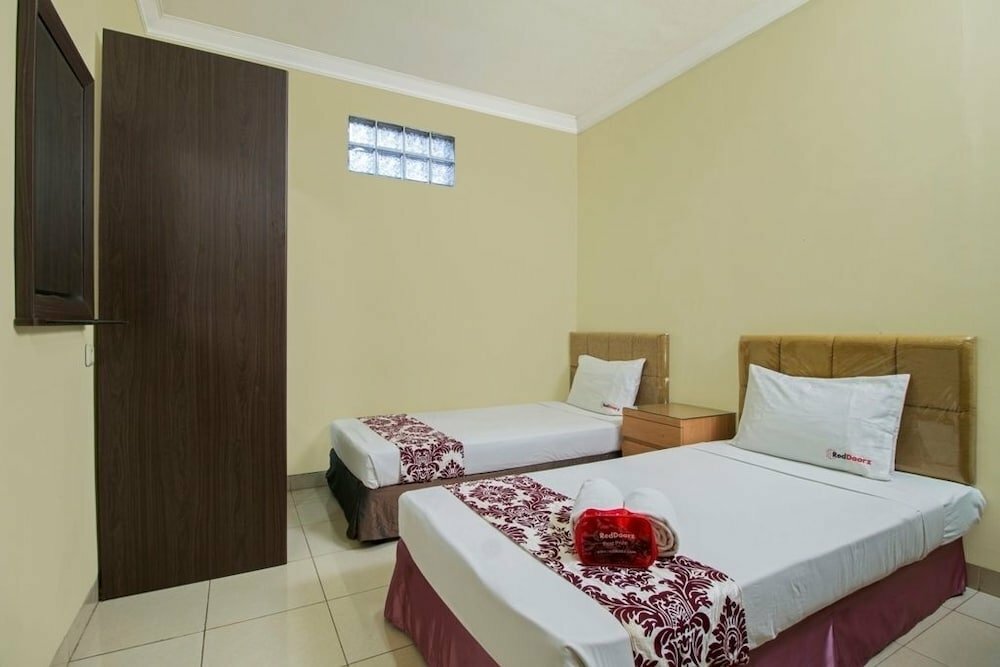 RedDoorz Plus @ Karet Setiabudi