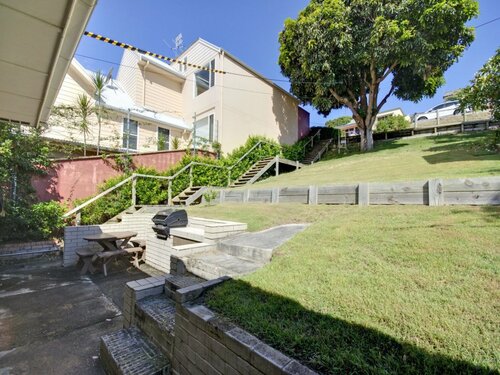 Frangipani, 4 Gloucester Street, Забронировать Отель Нельсон-Бей Port Stephens, рядом с Смотровая площадка Gan Gan Hill Lookout