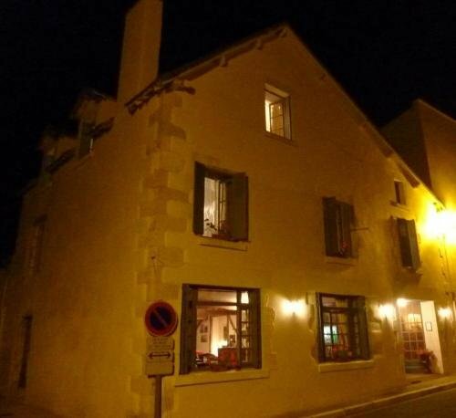 Le Logis Bed and Breakfast, Забронировать Отель Отели Вьен с бассейном, Бассейн