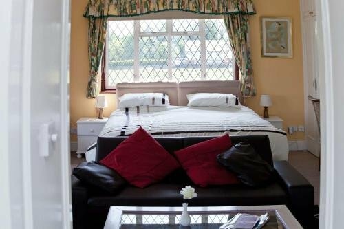 Elmcroft Guest House, Забронировать Гостевой дом Эппинг Эссекс