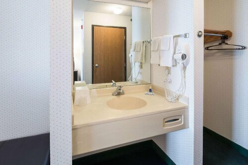 Rodeway Inn Urbana Champaign University Area, Забронировать Мини-отель Отели Урбана с завтраком, Завтраки